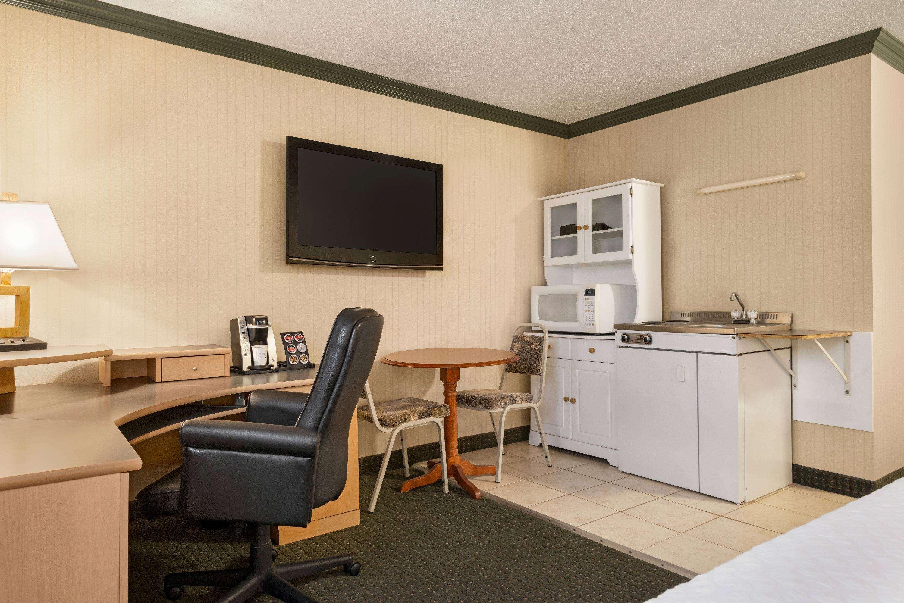 Travelodge By Wyndham Dawson Creek Dış mekan fotoğraf